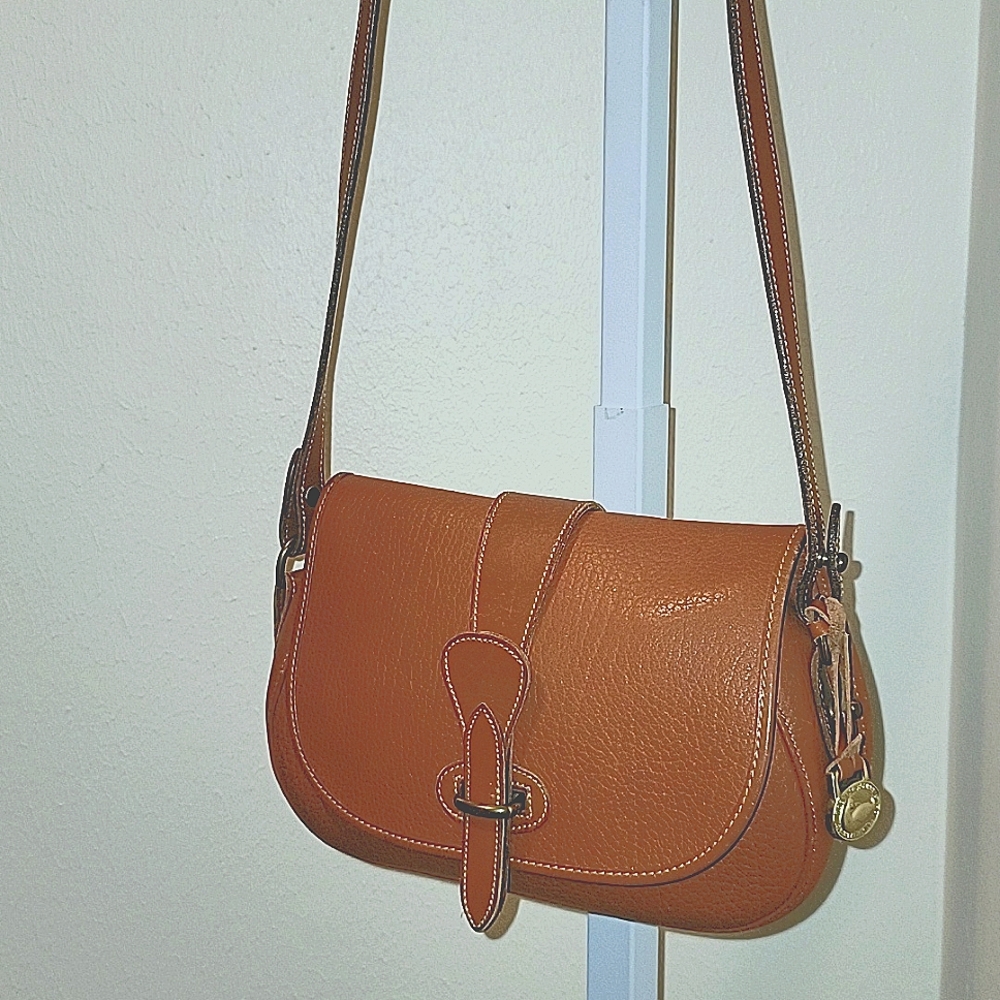 ‼️SOLD‼️Dooney & Bourke Tan Crossbody Bag
